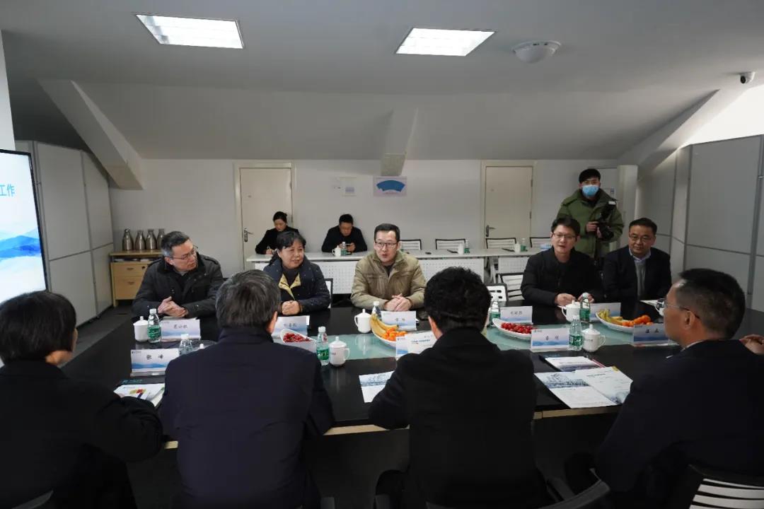 徐州市泉山区委书记李勇一行莅临我院指导事情